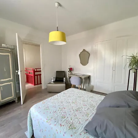 Etage Privatif 2 Ch 3 Etoiles Clim Calme Confort Grand Parking Gratuit Proche Creps Golf Hippodrome- 900 Metres Des Berges De L Allier Bellerive-sur-Allier