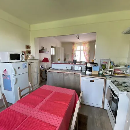 Etage Privatif 2 Ch 3 Etoiles Clim Calme Confort Grand Parking Gratuit Proche Creps Golf Hippodrome- 900 Metres Des Berges De L Allier Bellerive-sur-Allier