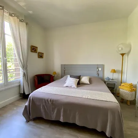 Etage Privatif 2 Ch 3 Etoiles Clim Calme Confort Grand Parking Gratuit Proche Creps Golf Hippodrome- 900 Metres Des Berges De L Allier