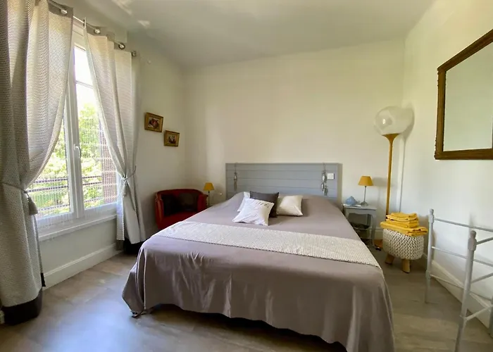 Grand F3 2 Ch Calme Confort Parking Rive Gauche Creps Hippodrome Golf